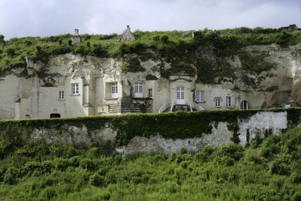 val de loire troglodites